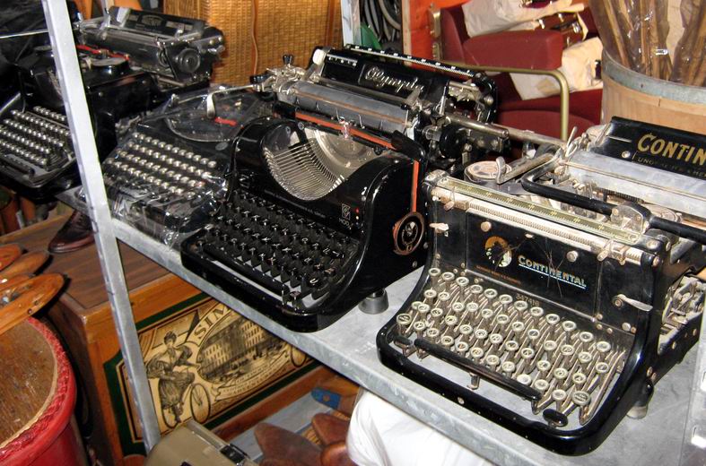 Schreibmaschinen von Olympia, Orga privat, Continental, Erika