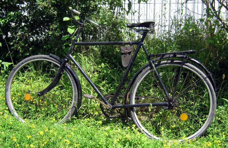 original altes Opa-Fahrrad schwarz